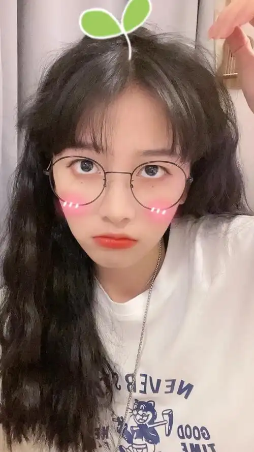 绝世的陈逗逗的快手直播