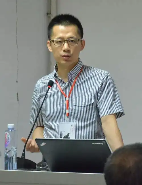 徐冲副教授报告中国社会科学院古代史研究所曾磊博士的报告题为《使君