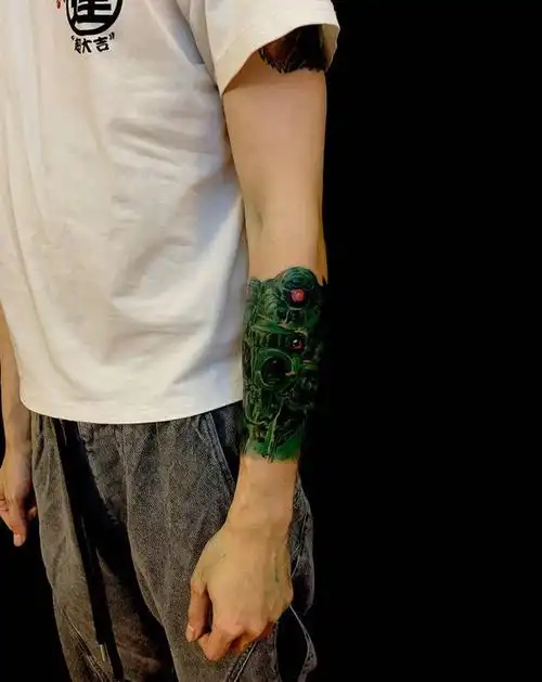 扎古纹身图片_手臂水墨纹身图案