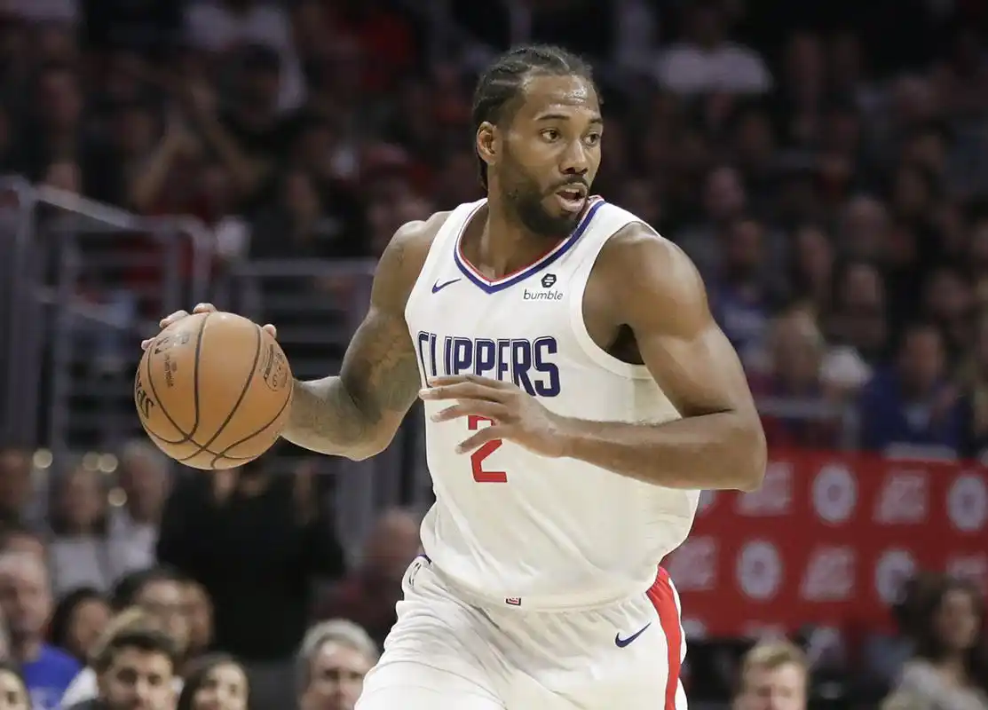 伦纳德反呛骂他轮休之人:做自己认为正确的事,不要挑战人性的恶