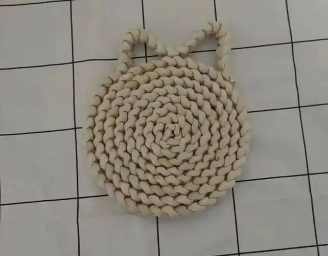 巧手编起来玉米叶编织三股辫的技巧