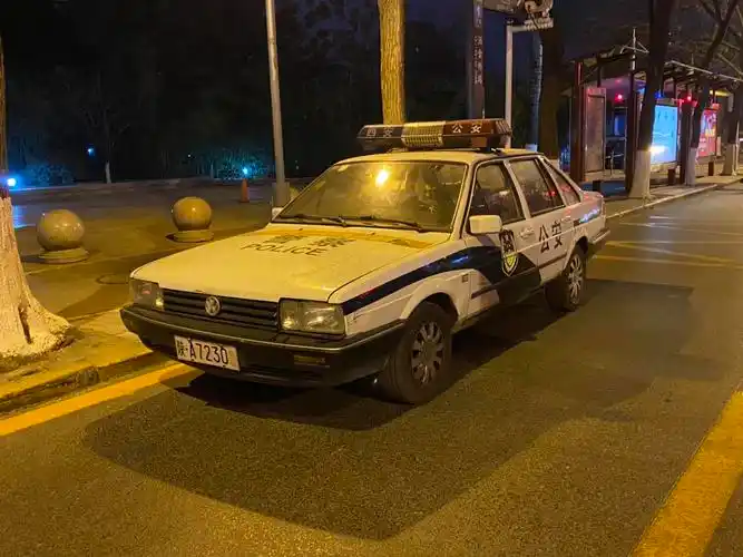 普桑警车界的一级警督经验丰富却默默奉献