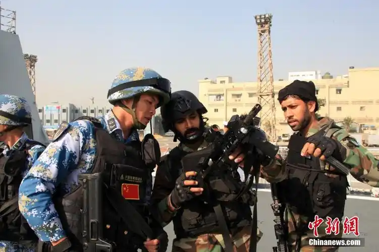 中巴海军特战队双边军演前港岸热身