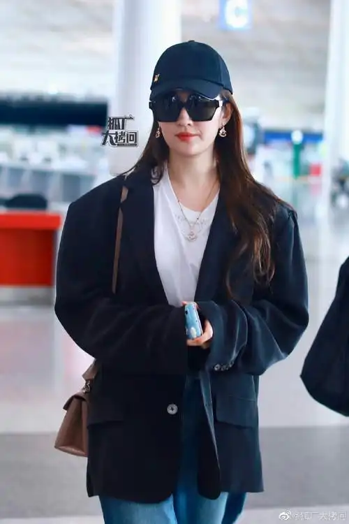 刘亦菲六边形墨镜#刘亦菲机场路透来了,仙女姐姐真的好美,廓形巫鞍
