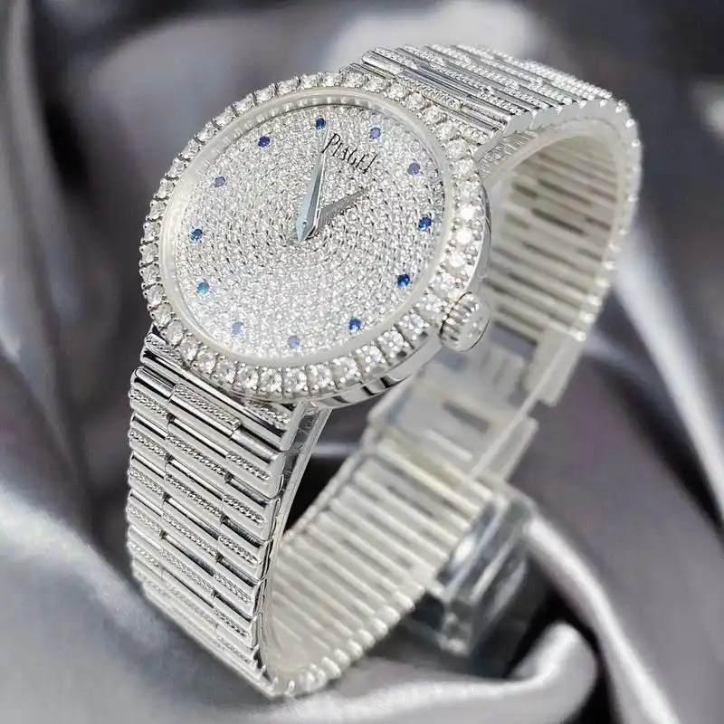 钻石手表和光的主人—伯爵 伯爵满天星系列手表灵感汲取自以往伯爵表