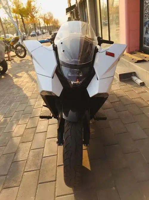 (店内现车)《速度驿站机车俱乐部》本田nm4-02概念踏板自动挡