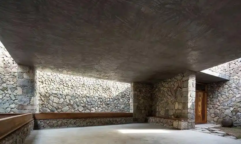 震惊用石头垒成的博物馆