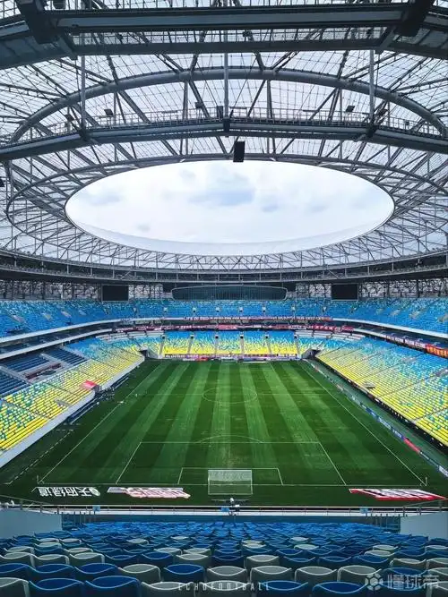 遇见球场|凤凰山体育公园专业足球场|成都蓉城|懂球帝