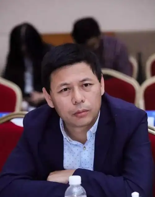 小楼古绝刘川身在黄花里何须采一枝