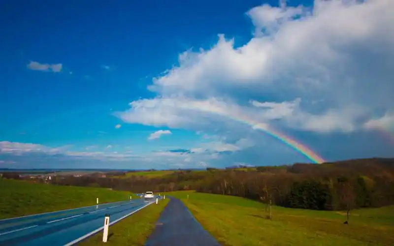 绚丽唯美的彩虹风景桌面壁纸