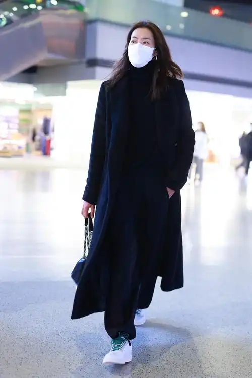 黑色大衣配什么裤子,黑色大衣配什么鞋子-图片大观-奇异网