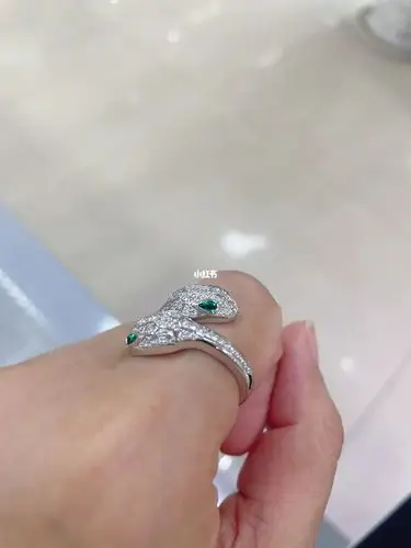 宝格丽灵蛇戒指