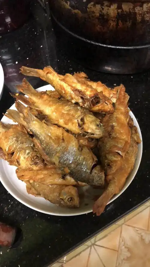 油炸自钓鲫鱼