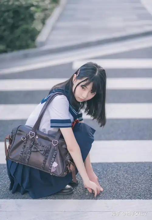 jk 制服适合什么样的发型? - 知乎