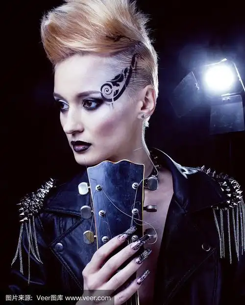 发型.朋克的女人