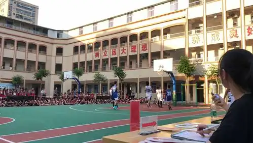 陆丰市华美学校初中部篮球队与龙潭中学篮球队进行篮球友谊赛!