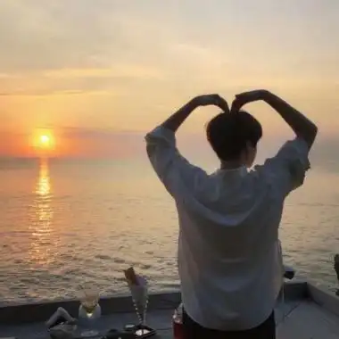 "时光很匆忙,别错过落日与夕阳"_男生头像_我要个性网