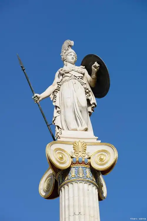 五,雅典娜和金苹果事件金苹果事件始于普里阿摩斯的婚礼.