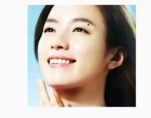 6,右眉有痣:主寿 右眉有痣的人不管男女都普遍长寿富贵.