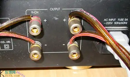 改动,主箱则需要把本来直接接到功放上的主箱喇叭线焊接到输出接口上