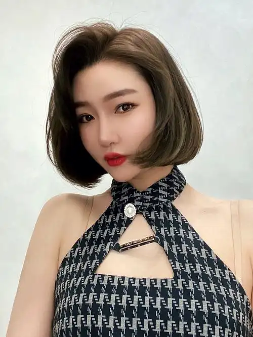 短发c弯型造型烫