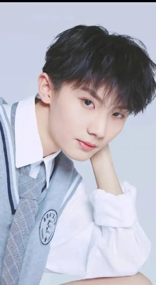 马嘉祺图片小汽球快时代少年团壁纸超话#时代少年团#cr:见水印