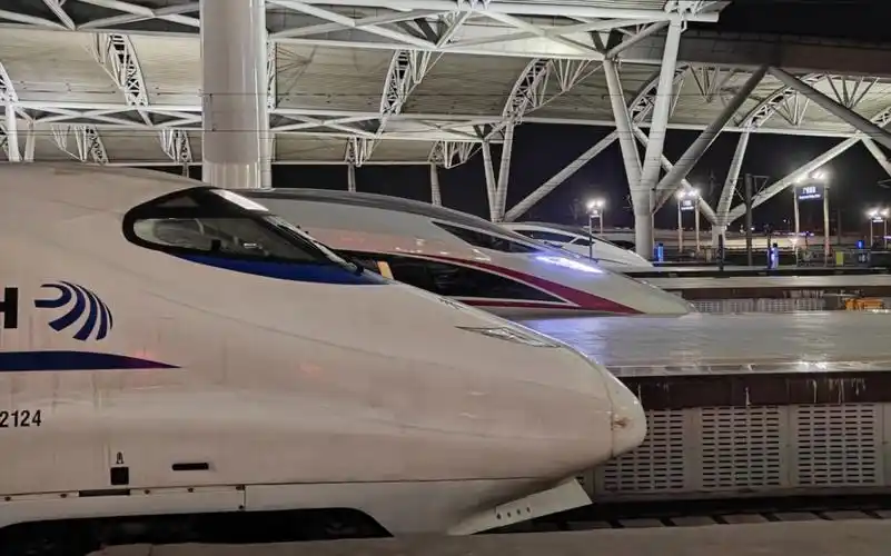 d910停靠长沙南 京深动卧6连发,依次停靠/待避