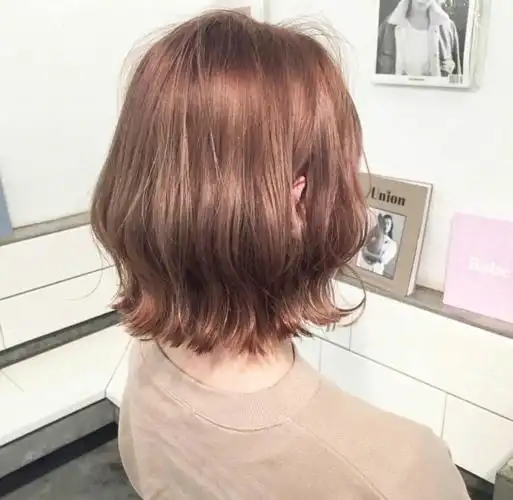 可爱感十足的发尾外卷短发