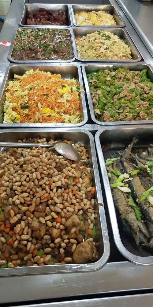 三源饮食饭堂现场员工餐菜式