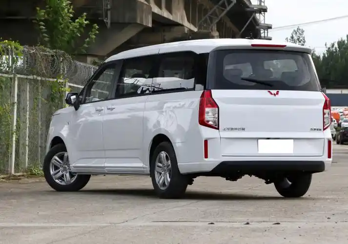 7万多起的五菱征程,长5米多,可6年免检,家用 拉货 商务都合适