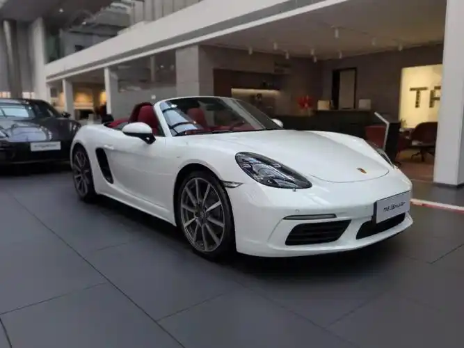 保时捷跑车porsche718boxster白外红内