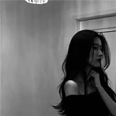 伤感女生黑白头像