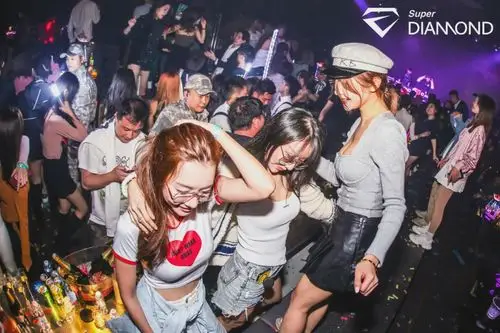 x      周末不喝酒,人生路白走 』    有专家(印象君)曾表示过:"蹦