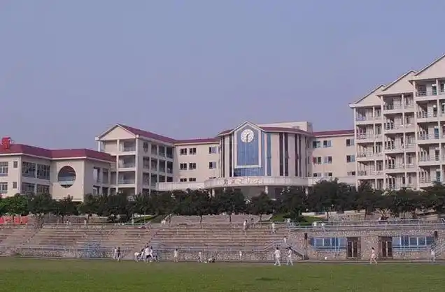 顺德郑裕彤中学