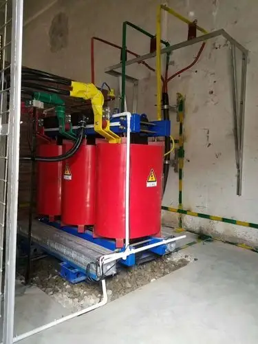 东莞常平志达玩具电力安装工程顺利通电|工厂变压器安装 - 紫光电气