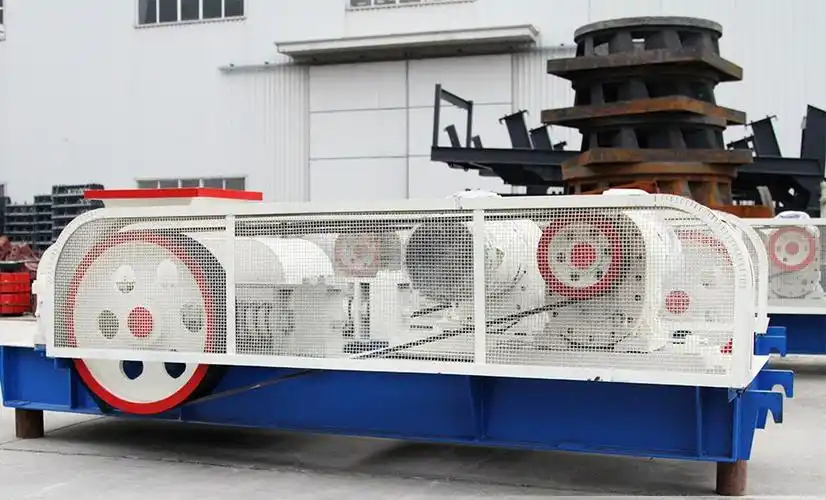 云南保山液压式对辊机 坚峰机械 配件