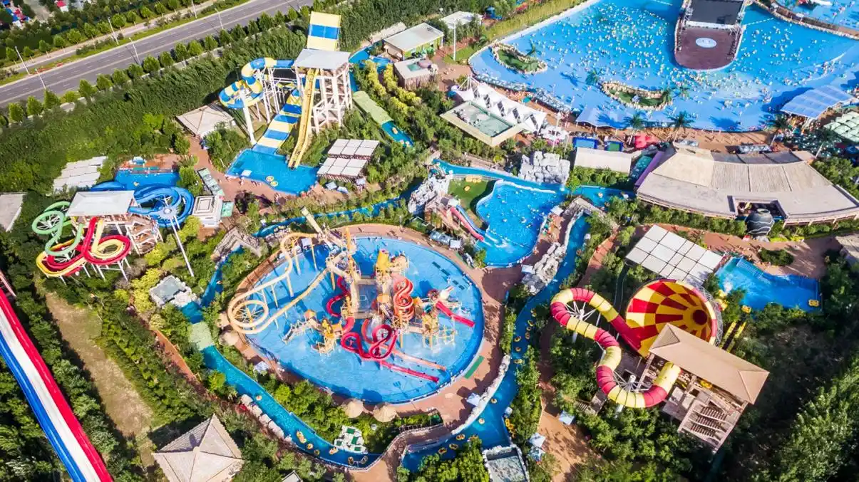 这个暑期方特三园狂欢不停歇,方特水上乐园"飚水狂欢节"更是自5月28