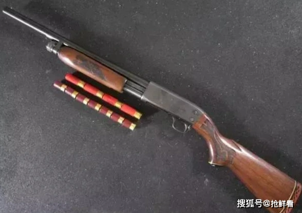 霰弹枪一般作为士兵的副武器,子弹不会带多少,而且由于霰弹枪子弹都