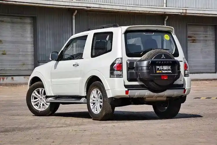 三菱帕杰罗v87三门版现车到港售价4780万元