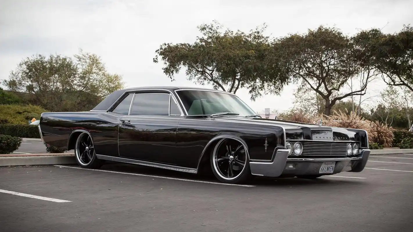 林肯复古炫酷汽车高清图片桌面壁纸