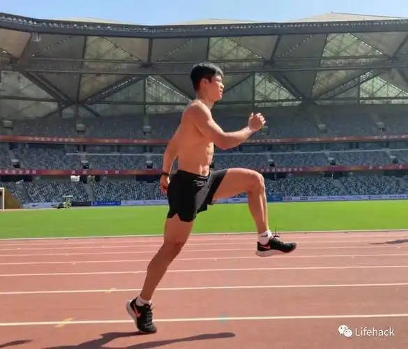 苏炳添最新身材照被曝光,公狗腰太绝了