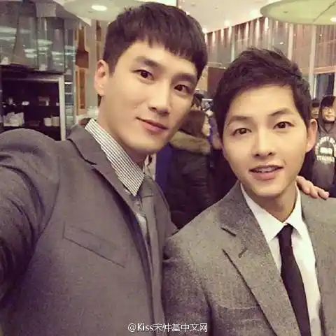 仲基##军舰岛宋仲基# 配文翻译:太阳的后裔the end cr:bohyunahn ins