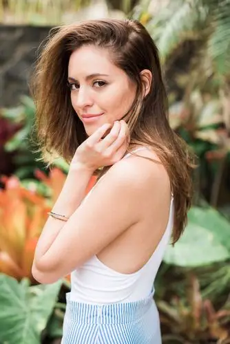 shopping & cocktails in paia