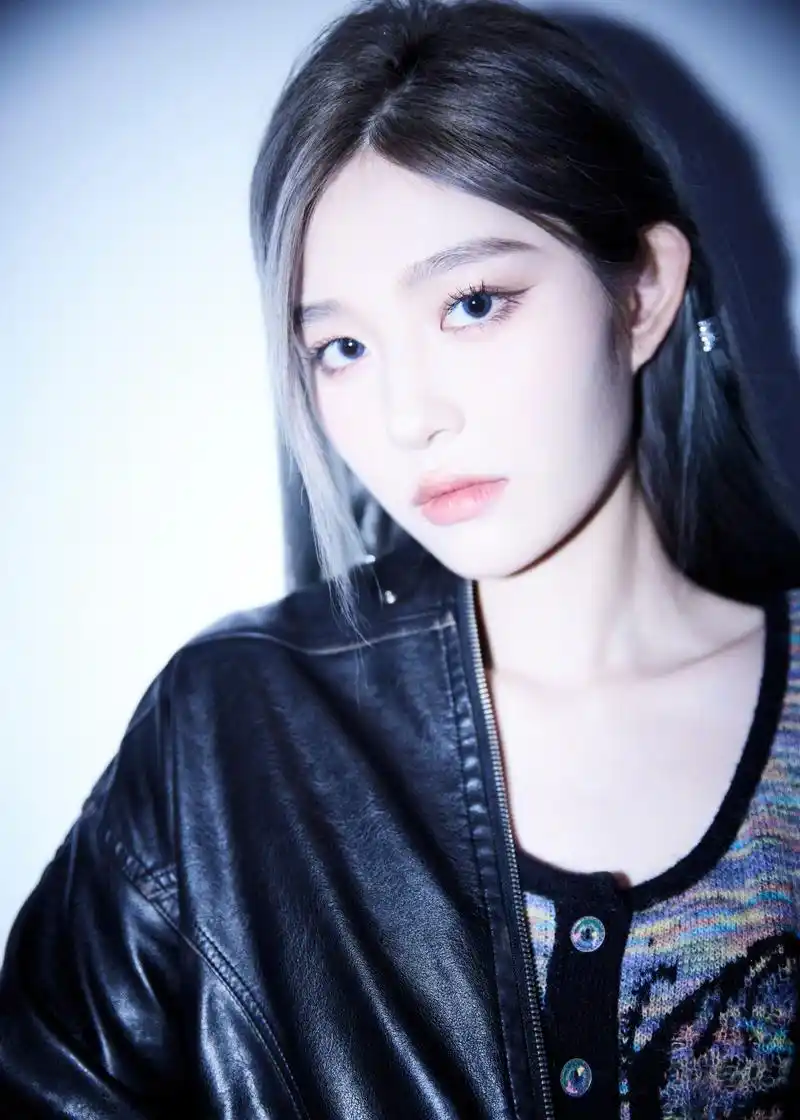 帅气洒脱snh48-王奕 出发秀场,今晚北京时间18:00,do not tag 2023