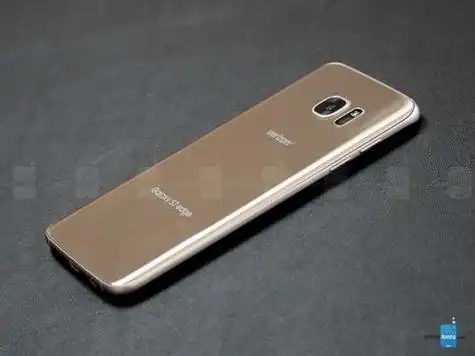 三星sm-a7100 玩王者荣耀不流畅,团战的时候卡顿厉害是什么原因?