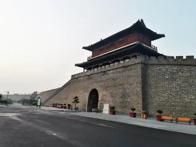 五一节晨游正定南门城墙