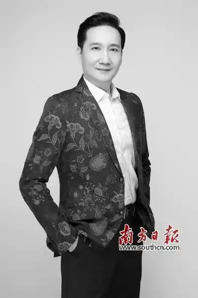 受访者供图■广东文化名人风采出身于粤剧世家,黎骏声从小听着粤曲