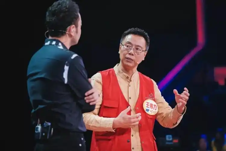 央视体育解说员刘星宇一哭成名还曾是清华男模冠军