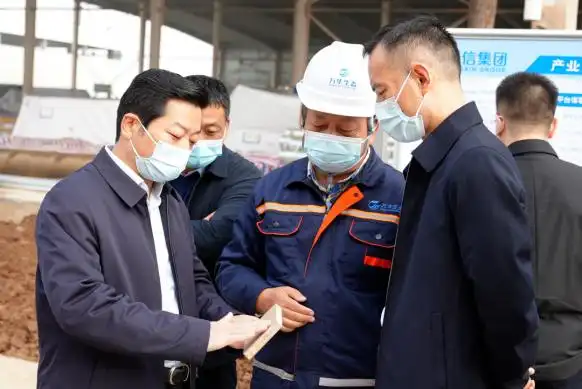 信阳市委常委副市长秦保建到信阳经开区调研