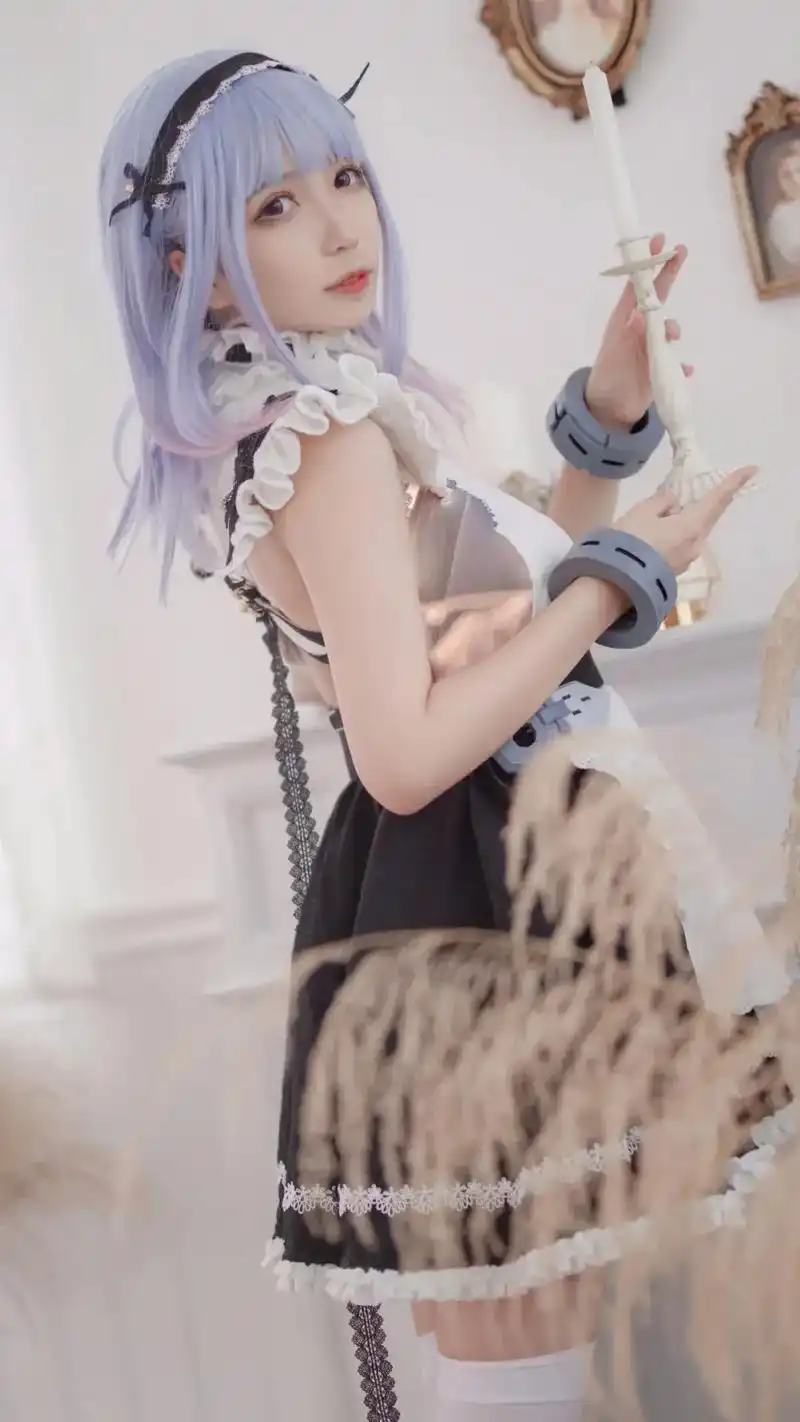 下午茶时间到咯,主人#送你一张壁纸 #cos #大长腿 # - 抖音